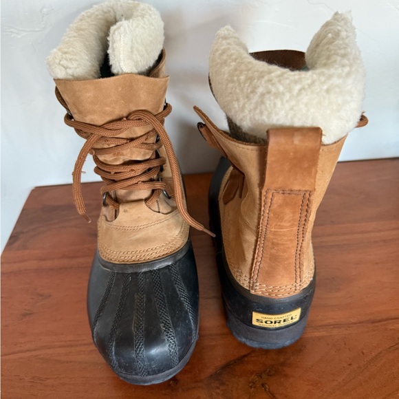 Sorel Men\'s Tan and Black‎ Winter Boots Caribou Sz 7 main image 4